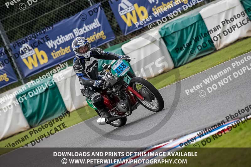 Vintage motorcycle club;eventdigitalimages;mallory park;mallory park trackday photographs;no limits trackdays;peter wileman photography;trackday digital images;trackday photos;vmcc festival 1000 bikes photographs